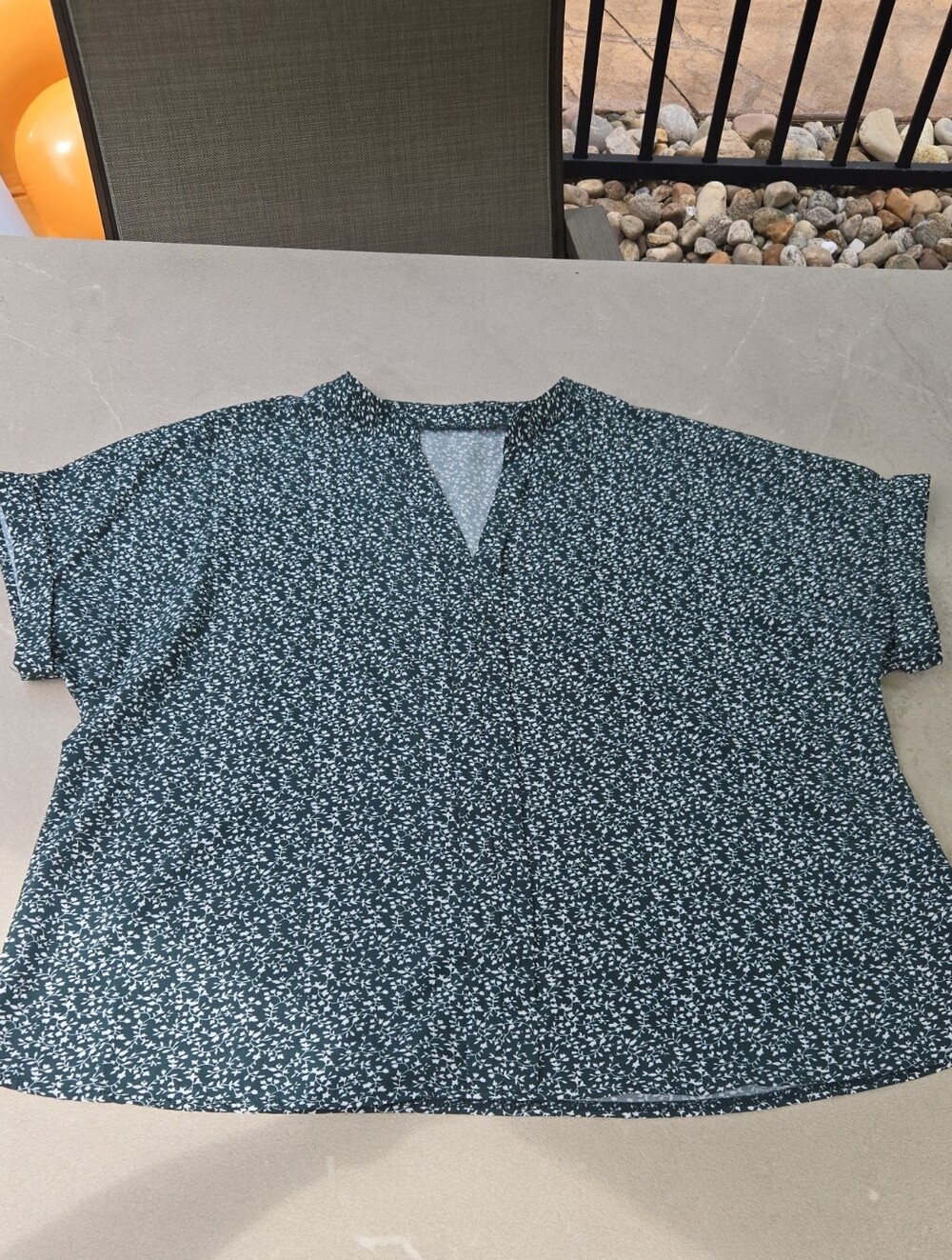 Women's Forest Green Printed V-Neck Top XL